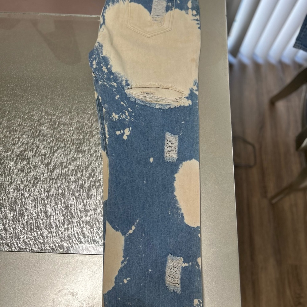 Bleached Jeans - Picture 2 of 2